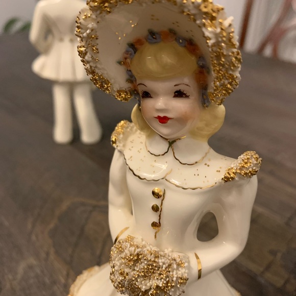 David and Betsy-White With Gold Trim-Blonde Hair - Picture 2 of 11